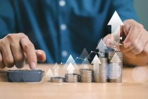 多只银行理财业绩基准下调50%，投资者如何选择？