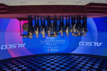 港股上新！携5297倍认购“神话”仍然重挫，优乐赛共享上市首日大跌43%！分析师解读原因