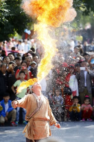 秦朔：何以兴消费？