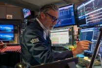 开盘：美股周一高开 本周市场聚焦经济数据