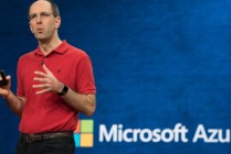 微软发布新一代高性能 AI 推理芯片