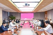 进出口银行行长王春英赴上海调研