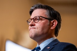 特朗普税改案参议院过关有望 共和党议员无人声援马斯克