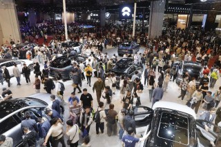 全球车企，为何争相奔赴上海？