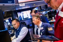 早盘：美股继续上扬 道指涨逾800点