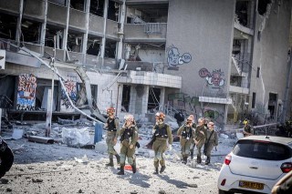 美军是否打击伊朗，特朗普“两周内定”，以色列愿等吗？