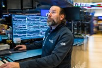 盘前：纳指期货现跌0.2% GDP与PCE将公布