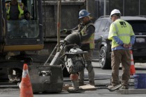 美国2月非农就业人数意外减少9.2万人，失业率升至4.4%