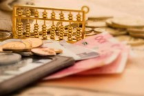 人均存款逼近12万元，多省公布金融统计数据