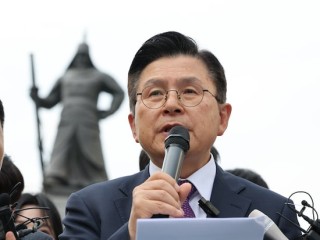 韩媒：韩国无党派总统候选人黄教安宣布退选，支持执政党候选人金文洙