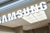 三星明年或推“阔折叠”手机，与iPhone Fold正面交锋