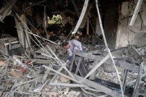 特朗普施压伊朗重开海峡 威胁“彻底摧毁”关键能源基础设施