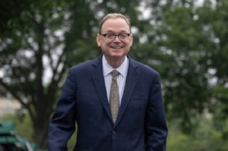 美联储主席候选人哈塞特：美国在降息方面已严重滞后