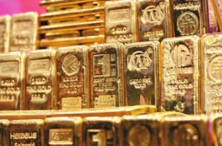 香港早晨丨涉案百亿！浙商大佬俞发祥被控制