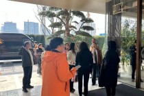 上海售楼处意外一幕！不少人从迪拜赶来“打新”，看的都是5000万起步的房子：受国际局势影响想回国置业生活