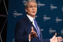 贝森特：最高法院不太可能推翻特朗普关税政策