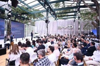 全球破局：比亚迪汽车1-5月再夺销冠，海外增长超112%