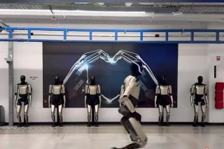 特斯拉新一代人形机器人即将亮相？多股异动