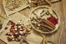 中药产业迎黄金五年：新培育10个大品种，推动一批创新药获批上市