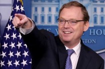 特朗普谈哈塞特“落选”美联储主席：不愿放走他