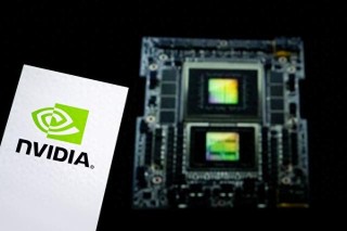 美国议员急了：特朗普放行售华H200芯片威胁“国家安全”