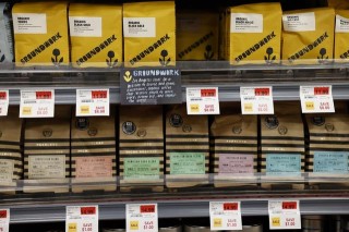 全世界静待美国最高法怎么判，特朗普又改口说“不去了”