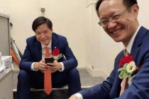 雷军前脚刚增持小米，小米副董后脚就宣布套现140亿！还说看好小米未来！网友：刚添了根柴又被泼一盆水