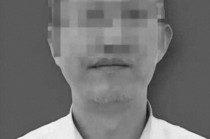 “经理倒在电梯里身亡，董事长再度被羁押”