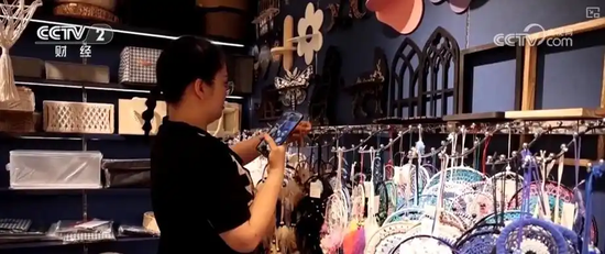 美国人疯狂抢货，中国商家抢生产！义乌商户：朋友圈都炸掉了，高盛：未来90天中国出口会很火爆  第1张