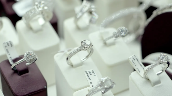 关税挡在前 钻石还能恒久远吗? 第1张 关税挡在前 钻石还能恒久远吗? 第1张