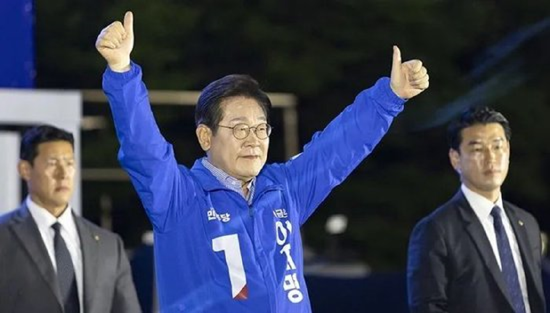 一周外盘头条|特朗普马斯克公开决裂 白银升至2012年来新高 美国4月贸易逆差减半 稳定币第一股IPO股价狂飙 第33张 一周外盘头条|特朗普马斯克公开决裂 白银升至2012年来新高 美国4月贸易逆差减半 稳定币第一股IPO股价狂飙 第33张