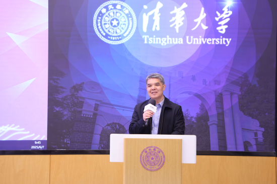 黄汉权：避免过度竞争内卷式竞争，“现在新能源汽车出口第一，但车企没几个赚钱”  第1张