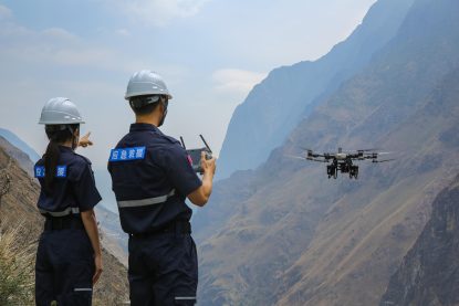 大疆旗舰级运载无人机DJI FlyCart 100发布:低空运输新产品 第2张 大疆旗舰级运载无人机DJI FlyCart 100发布:低空运输新产品 第2张