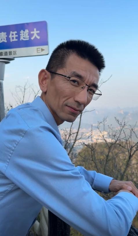 新东方员工再出新歌“骂”公司,俞敏洪曾奖励12万 第3张 新东方员工再出新歌“骂”公司,俞敏洪曾奖励12万 第3张