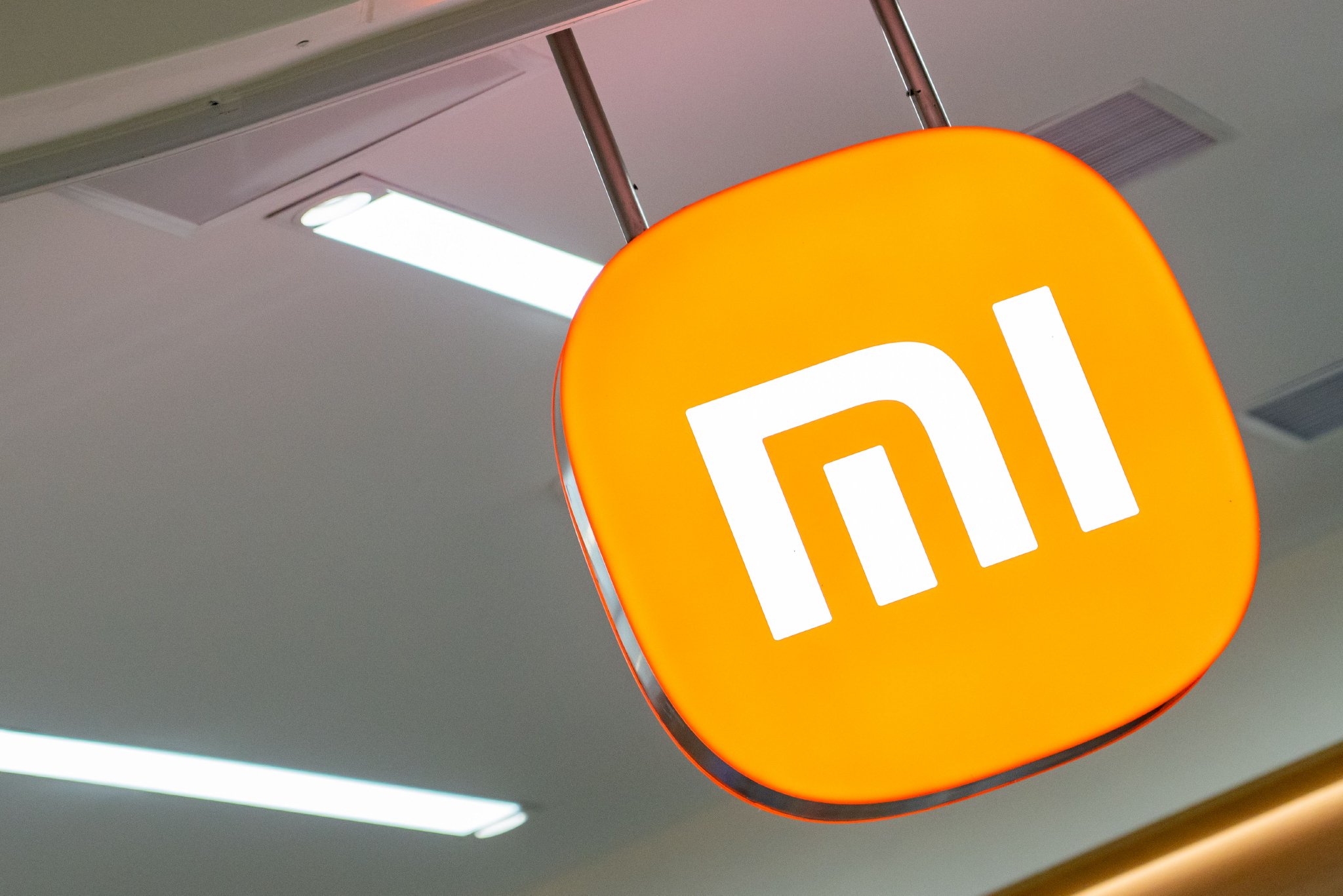 小米股价跌破40港元,卢伟冰预计明年汽车业务毛利率或下滑 第2张 小米股价跌破40港元,卢伟冰预计明年汽车业务毛利率或下滑 第2张