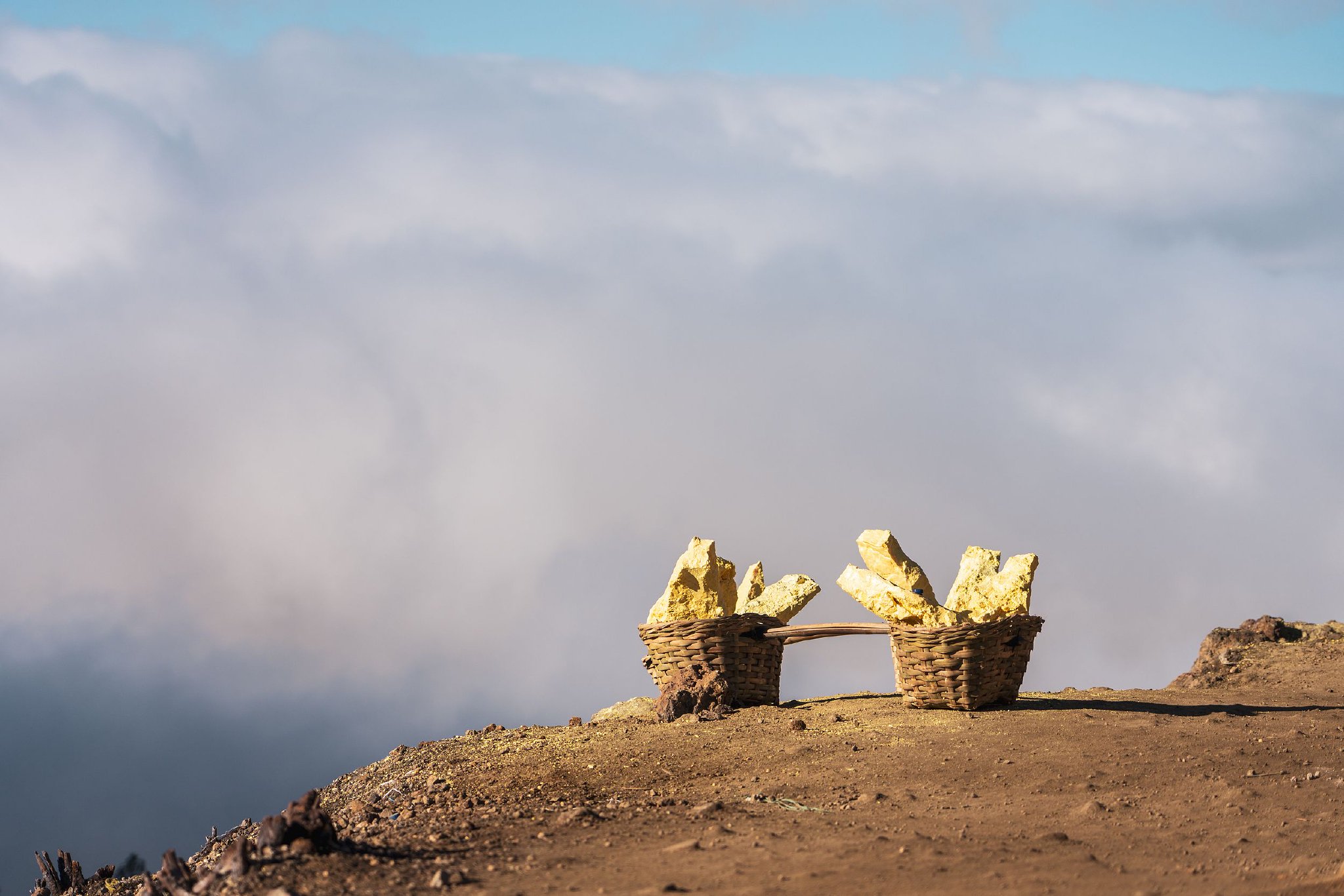 硫磺价格暴涨超320%创新高：谁在助推、谁在承压？  第3张