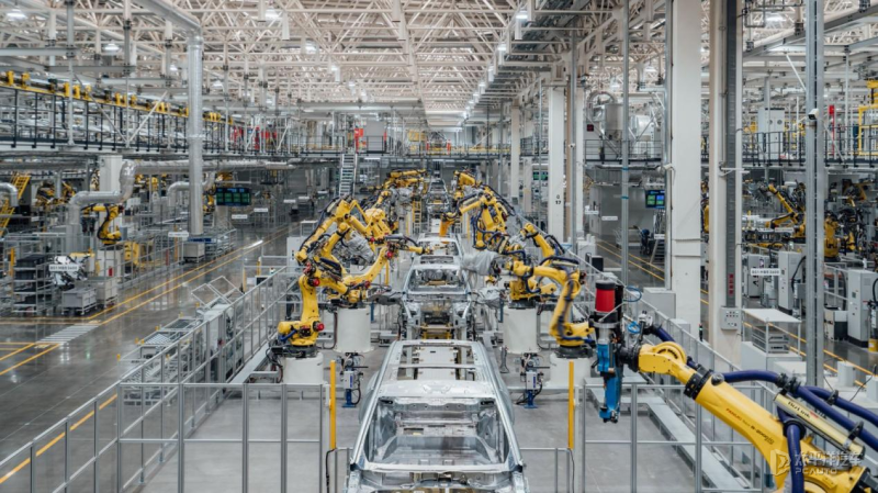 问界销冠天团再放大招!1.5万补贴延期,2026前下单都划算? 第2张 问界销冠天团再放大招!1.5万补贴延期,2026前下单都划算? 第2张