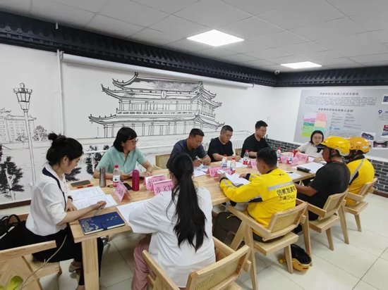 北京一副局长骑电动车送外卖，“原以为骑手最关心社保政策，没想到他们张口就是‘别罚我款’”  第4张