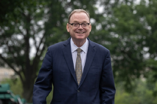 美联储主席候选人哈塞特：美国在降息方面已严重滞后  第1张