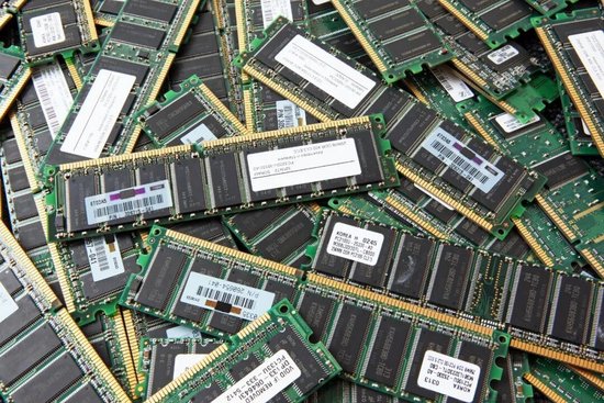 1盒内存条堪比上海1套房?存储芯片又要涨价了 第1张 1盒内存条堪比上海1套房?存储芯片又要涨价了 第1张
