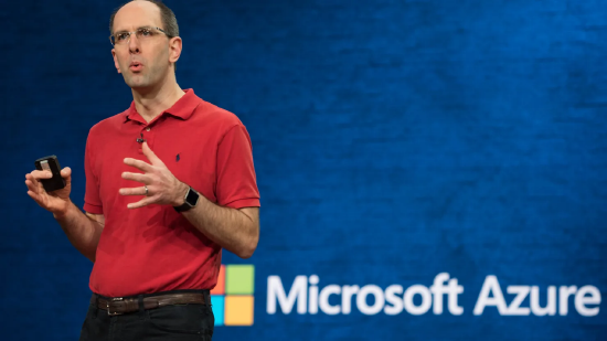 微软发布新一代高性能 AI 推理芯片  第1张