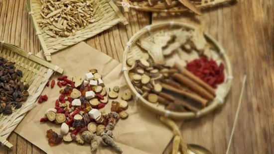 中药产业迎黄金五年：新培育10个大品种，推动一批创新药获批上市  第1张