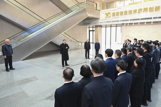 习近平总书记在北京调研接见银河通用创始人王鹤，Galbot G1 展示进展  第3张