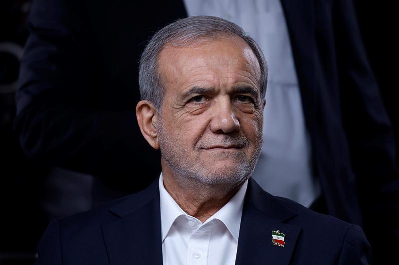 伊朗总统:伊朗人民绝不会向霸凌屈服 第1张 伊朗总统:伊朗人民绝不会向霸凌屈服 第1张