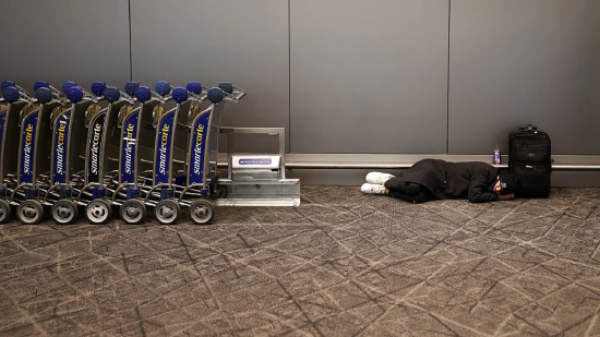 暴风雪重创美国东海岸机场,数千架航班取消 第2张 暴风雪重创美国东海岸机场,数千架航班取消 第2张