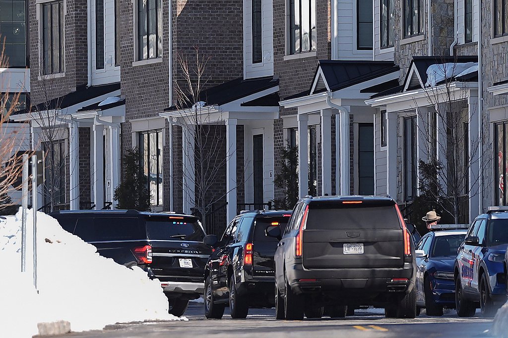 克林顿否认知晓爱泼斯坦罪行 称与其接触有限  第1张