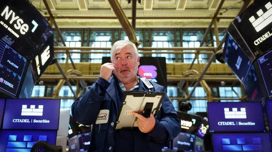 午盘:美股维持下跌趋势 道指下跌700点 第1张 午盘:美股维持下跌趋势 道指下跌700点 第1张