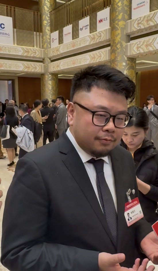 强脑科技韩璧丞:感谢马斯克与奥特曼 未来残疾人可以用意念打字 第1张 强脑科技韩璧丞:感谢马斯克与奥特曼 未来残疾人可以用意念打字 第1张