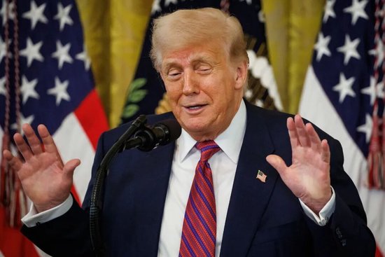 史无前例!美元改版:纸币上将印上特朗普签名,美财长:彰显总统取得的“历史性成就”,十分合适! 第1张 史无前例!美元改版:纸币上将印上特朗普签名,美财长:彰显总统取得的“历史性成就”,十分合适! 第1张