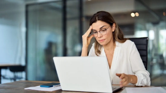 麻省理工教授称:AI 或可取代你的理财顾问,但面临一大关键障碍 第1张 麻省理工教授称:AI 或可取代你的理财顾问,但面临一大关键障碍 第1张